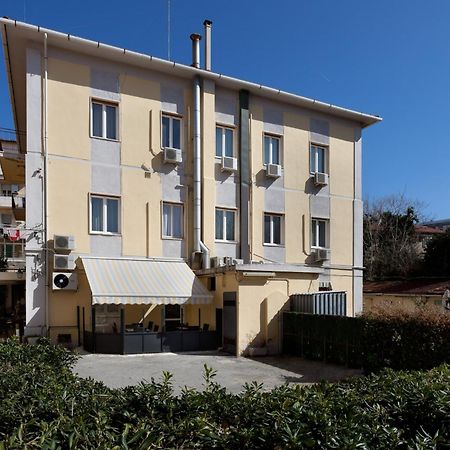 Parking Hotel Giardino Livorno Eksteriør billede