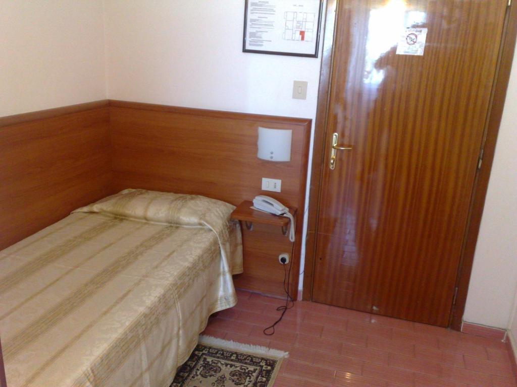Parking Hotel Giardino Livorno Værelse billede