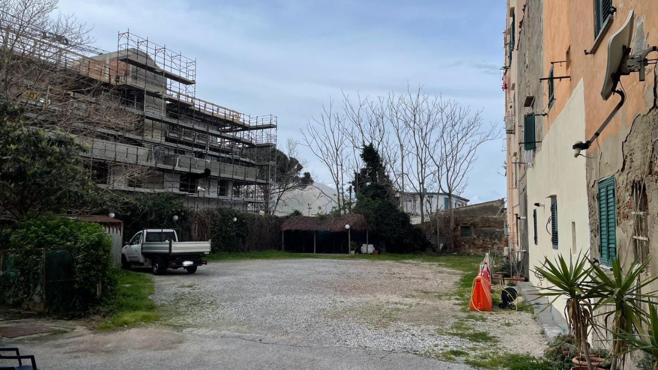 Parking Hotel Giardino Livorno Eksteriør billede