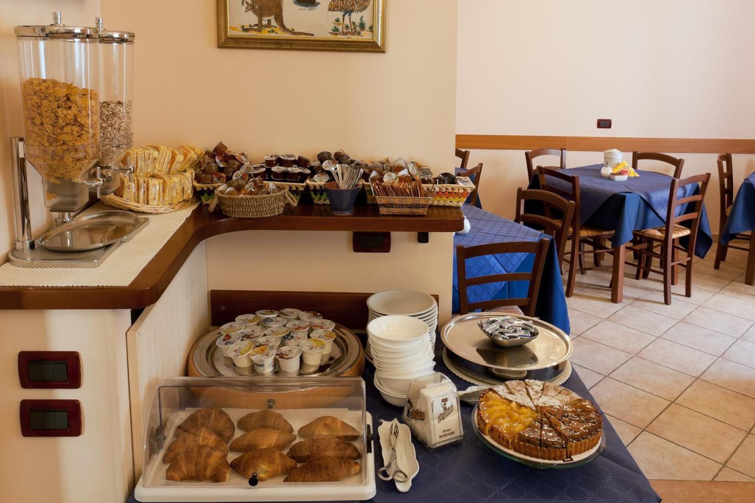 Parking Hotel Giardino Livorno Eksteriør billede