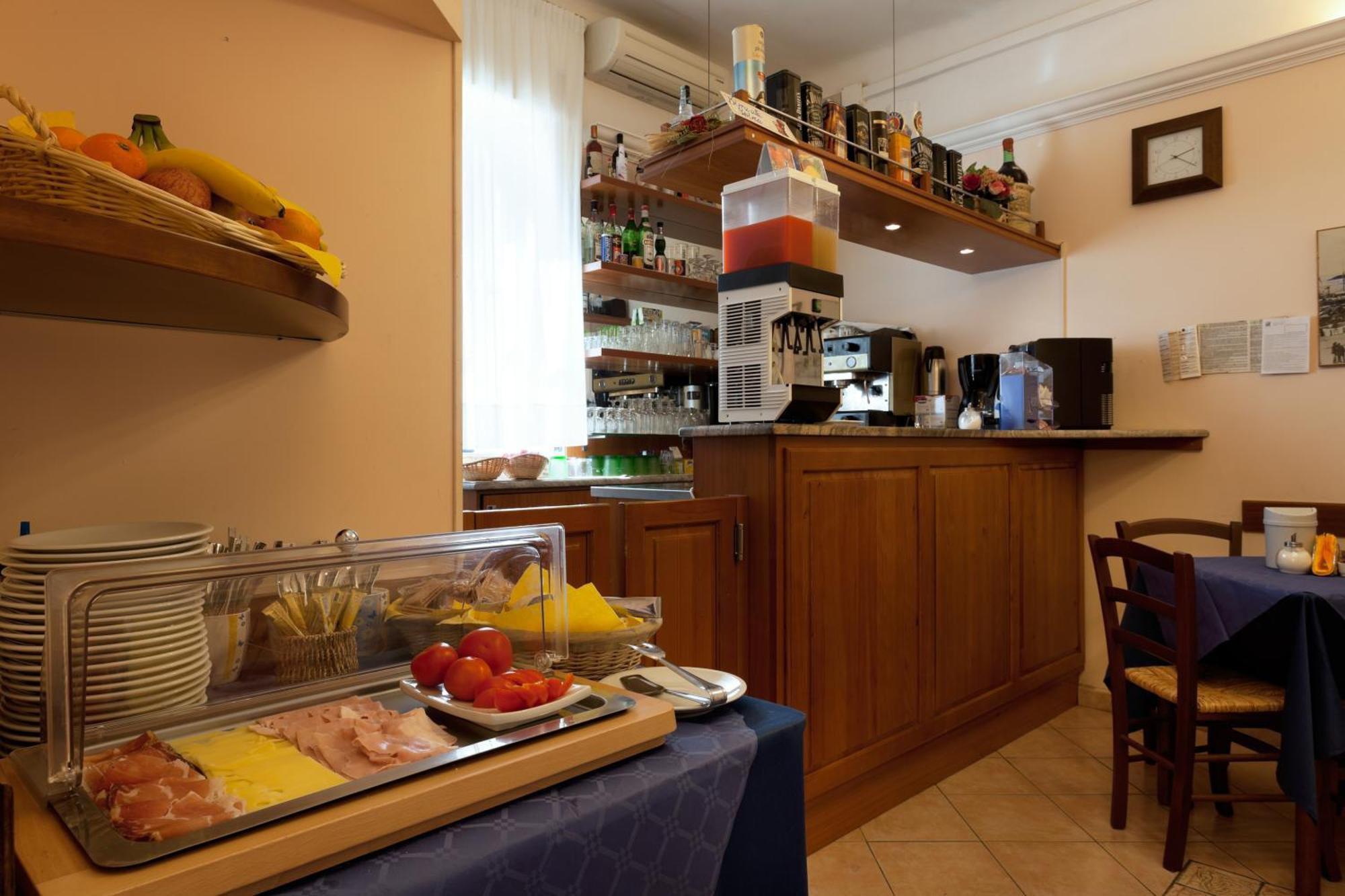 Parking Hotel Giardino Livorno Eksteriør billede