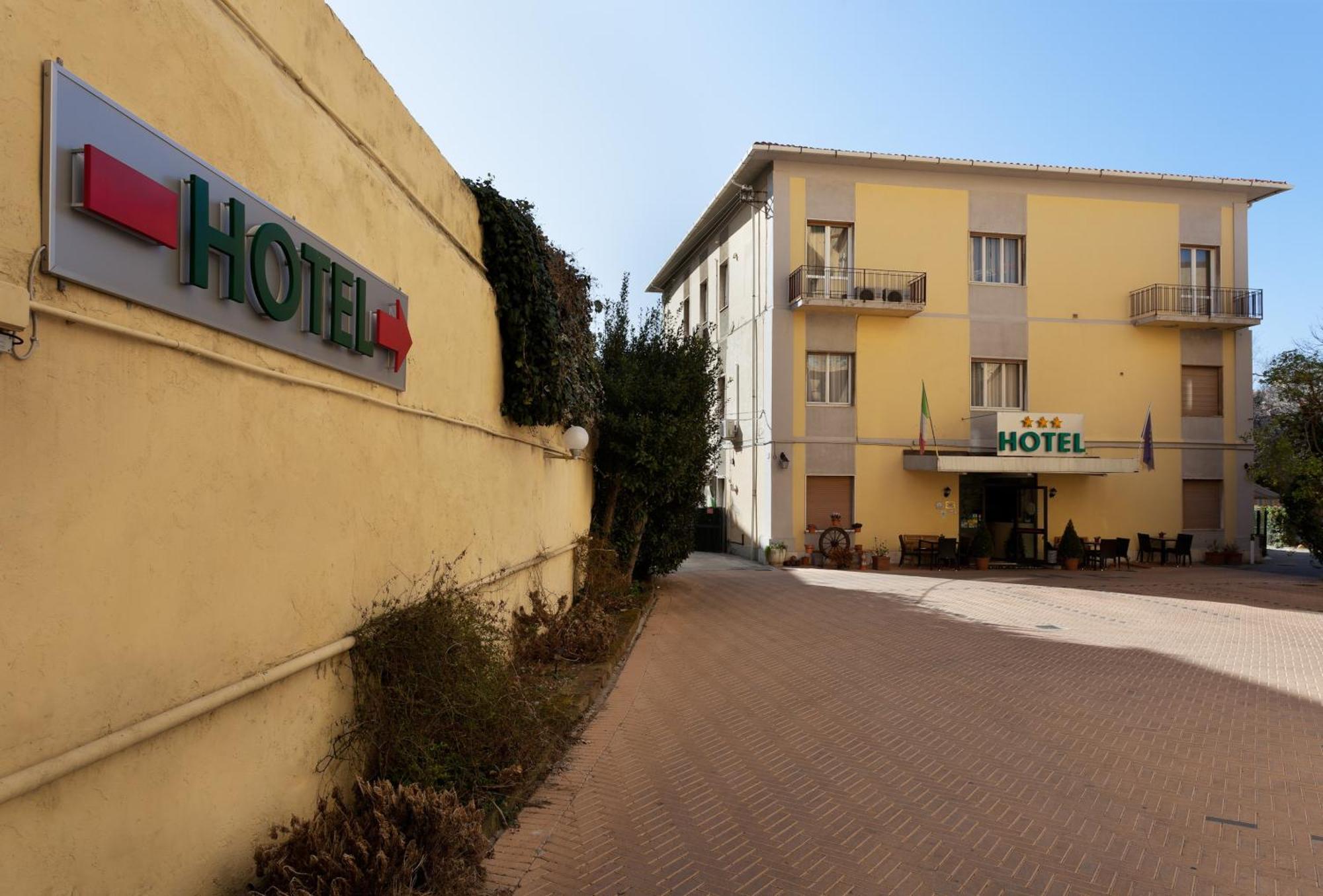 Parking Hotel Giardino Livorno Eksteriør billede