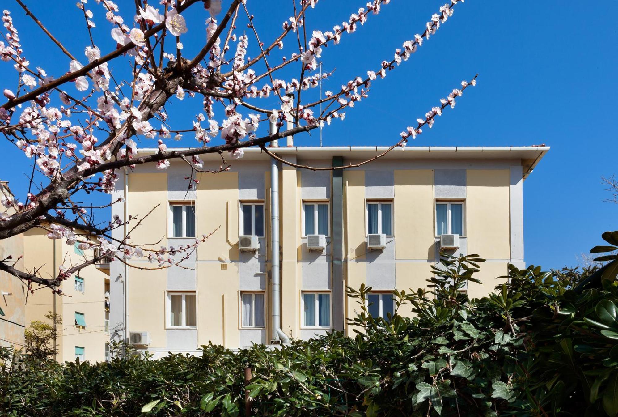 Parking Hotel Giardino Livorno Eksteriør billede