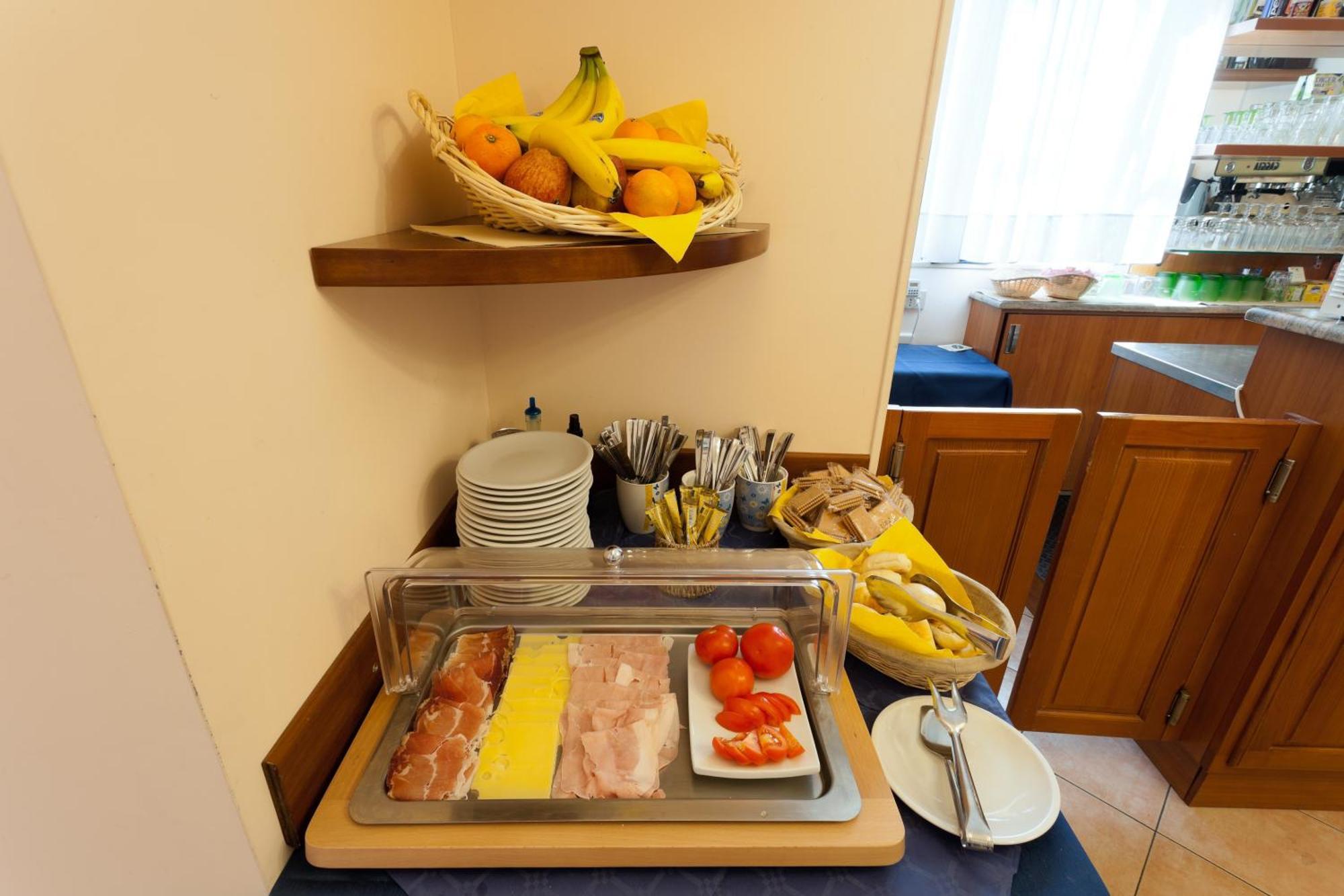 Parking Hotel Giardino Livorno Eksteriør billede